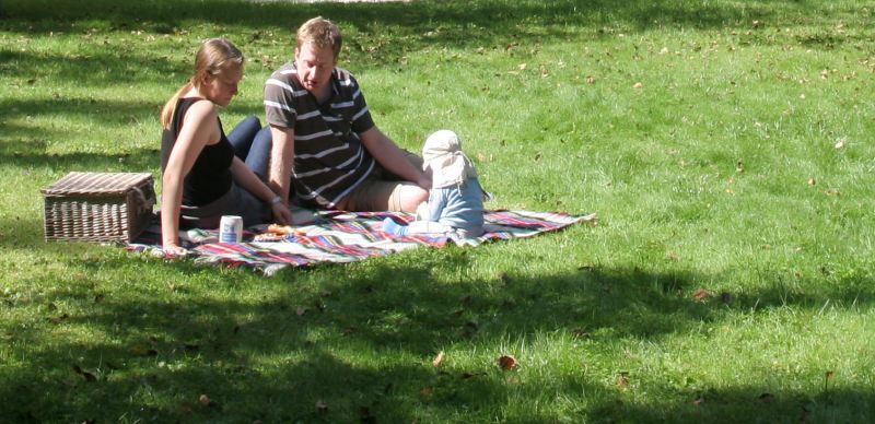 Picknick im Obstgarten am Stammhaus Untermurnthal - Ferienwohnungen und Ferienappartements am Fluss