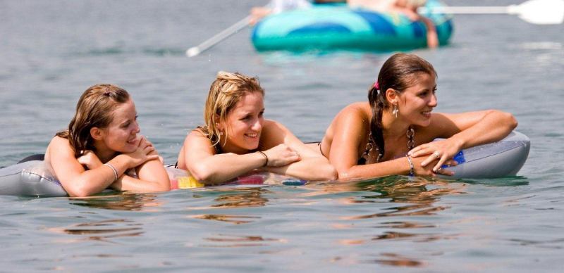 Baden im Murner See in Bayern im Oberpfälzer Wald